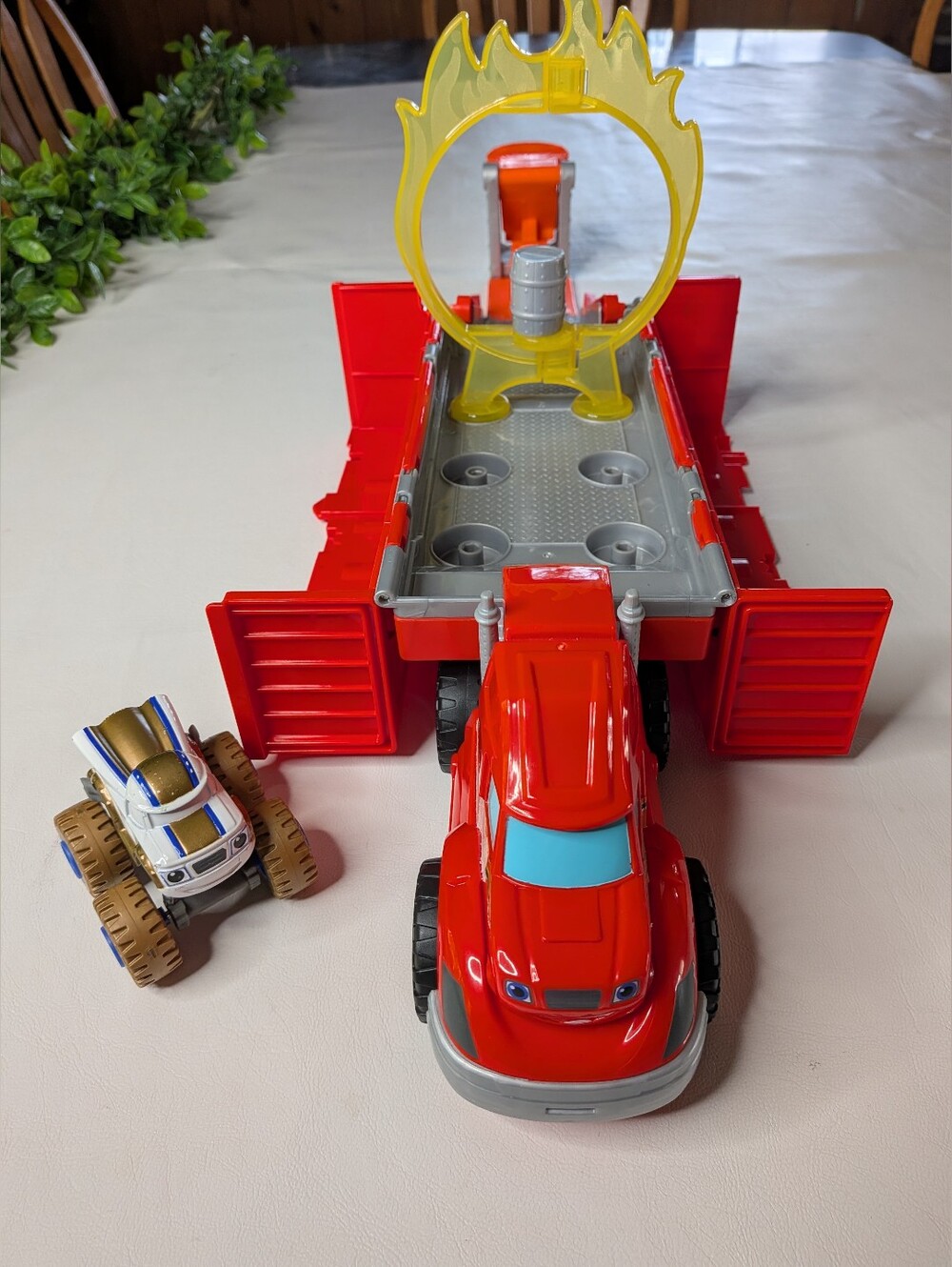 2021 Blaze Monster Machines LaunchStunts Hauler Playset Toy Darington Complete